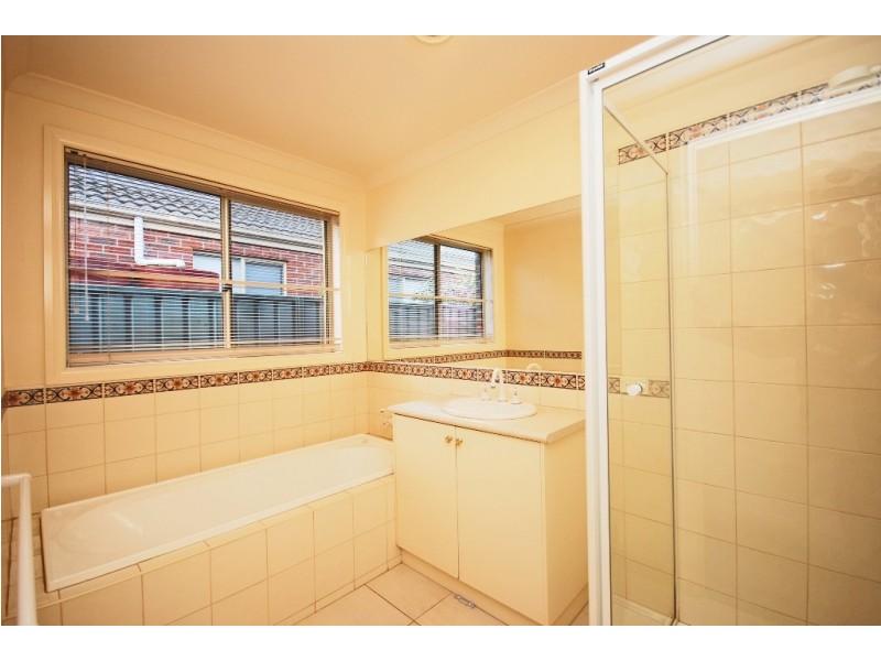 46 St Andrews Place, Lake Gardens VIC 3355