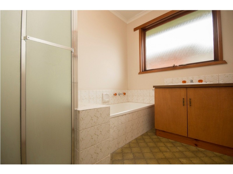 23 Malmesbury Street, Wendouree VIC 3355