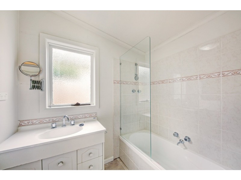 3 Nicholls Avenue, Ballarat East VIC 3350