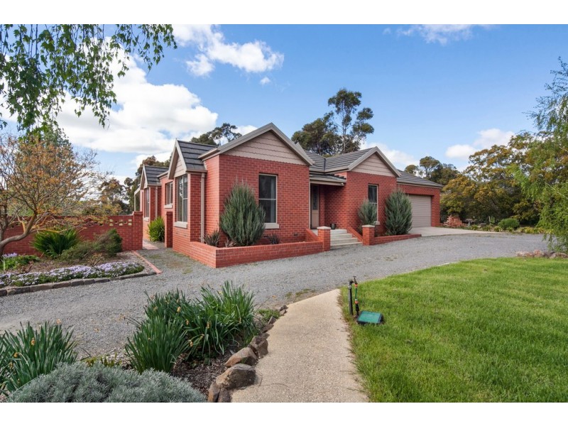 15 Port Fairy Road, Ararat VIC 3377