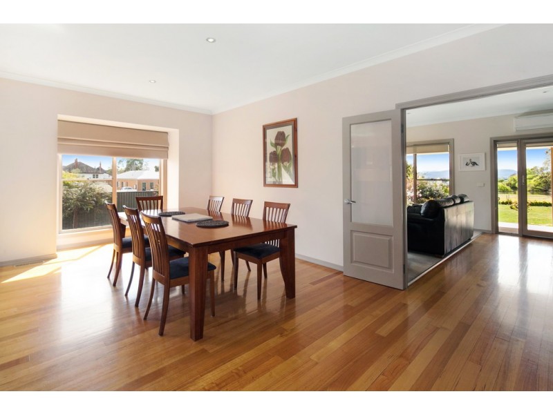 15 Port Fairy Road, Ararat VIC 3377