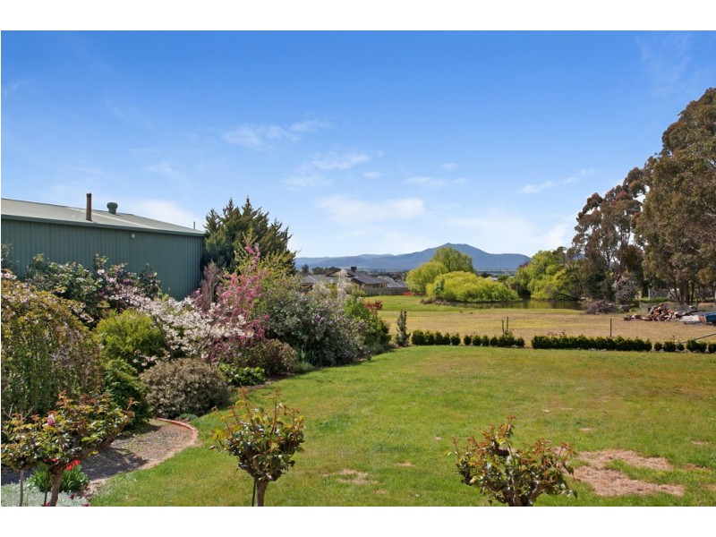 15 Port Fairy Road, Ararat VIC 3377