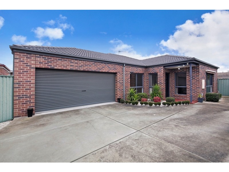 2/19 Westcliffe Crescent, Sebastopol VIC 3356