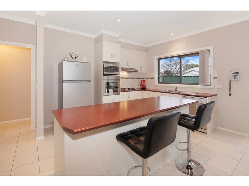 2/19 Westcliffe Crescent, Sebastopol VIC 3356