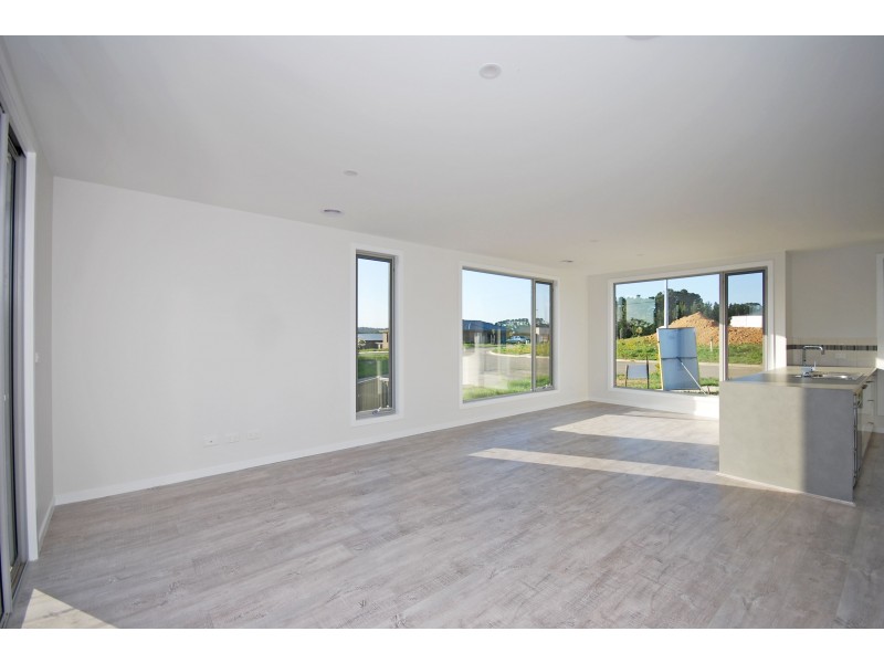 1 Holmsgarth Court, Brown Hill VIC 3350