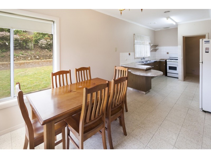 17 McKee Street, Golden Point VIC 3350