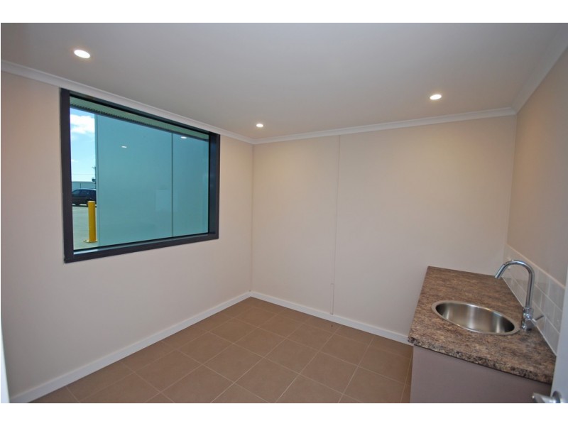 4/33 Laidlaw Drive, Delacombe VIC 3356