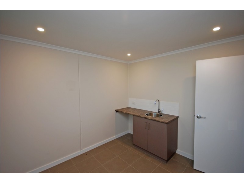 4/33 Laidlaw Drive, Delacombe VIC 3356