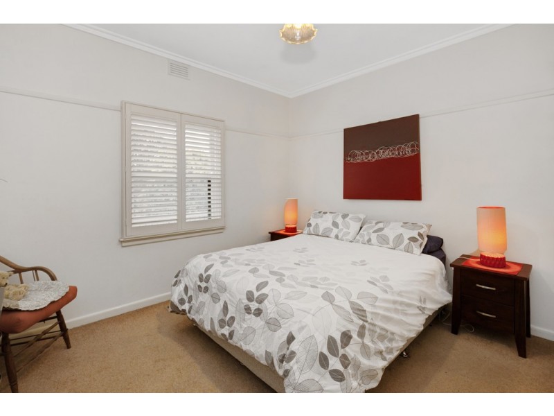 27 York Street, Golden Point VIC 3350