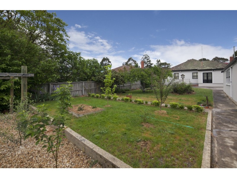 27 York Street, Golden Point VIC 3350