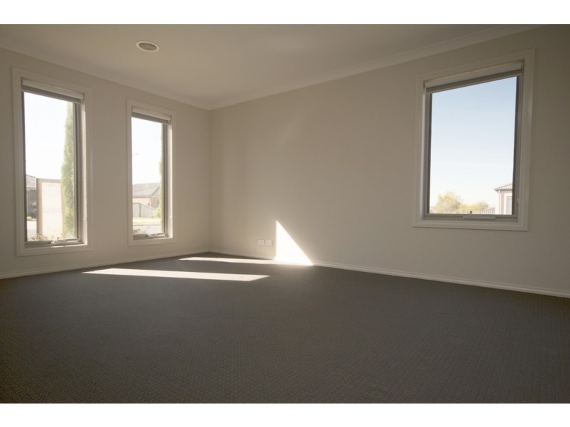 8 Brahman Drive, Delacombe VIC 3356