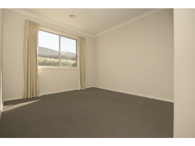 8 Brahman Drive, Delacombe VIC 3356