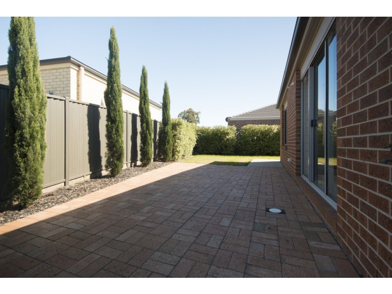 8 Brahman Drive, Delacombe VIC 3356