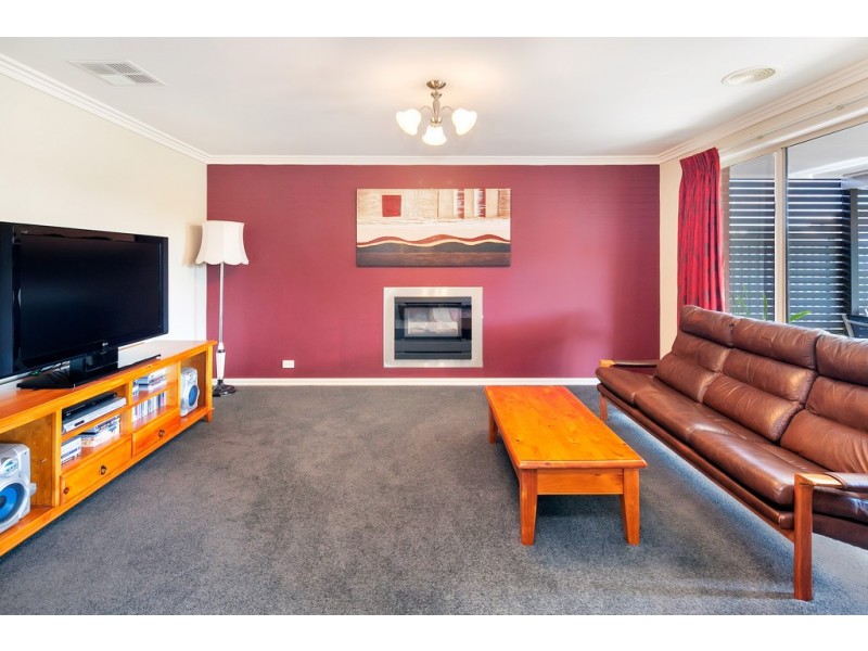 6 Nimble Drive, Delacombe VIC 3356