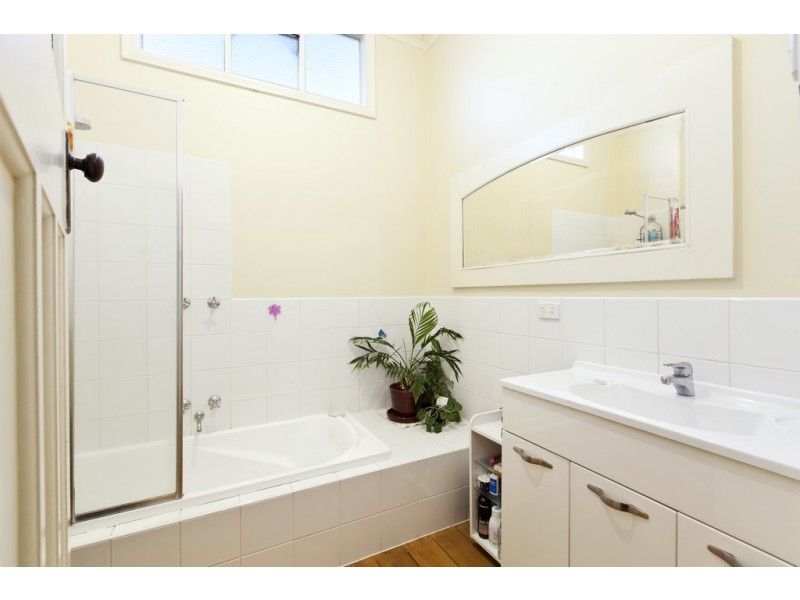 11 Haymes Crescent, Golden Point VIC 3350