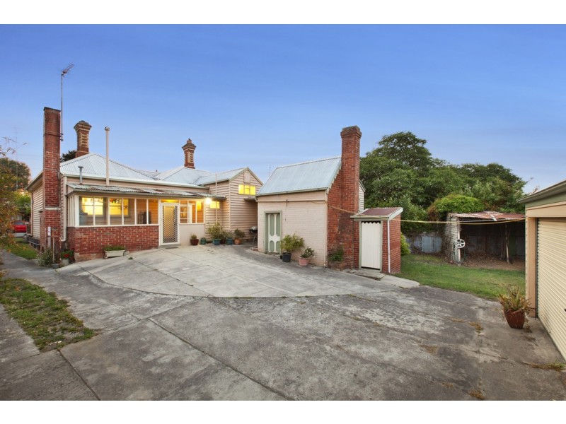 11 Haymes Crescent, Golden Point VIC 3350