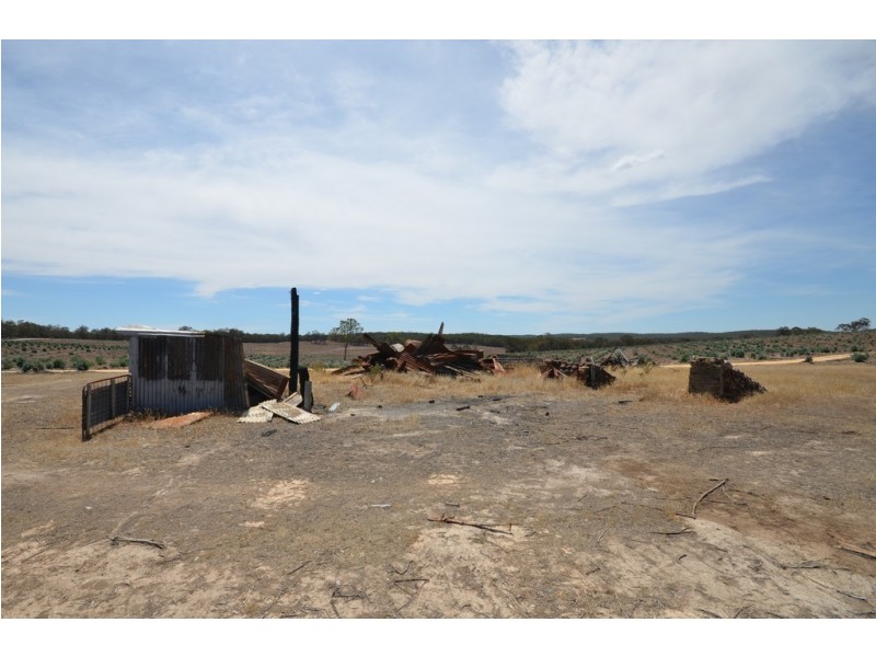 “Rowan” Back Raglan Road, Beaufort VIC 3373