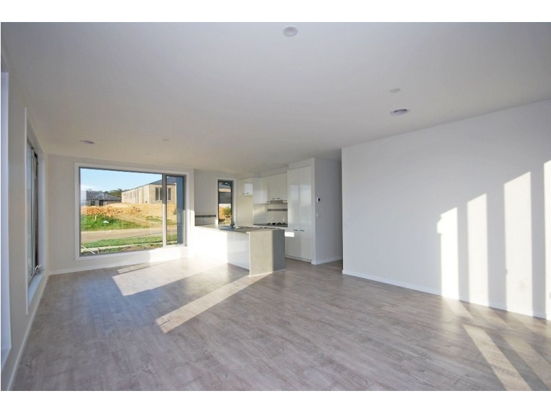 1 Holmsgarth Court, Brown Hill VIC 3350