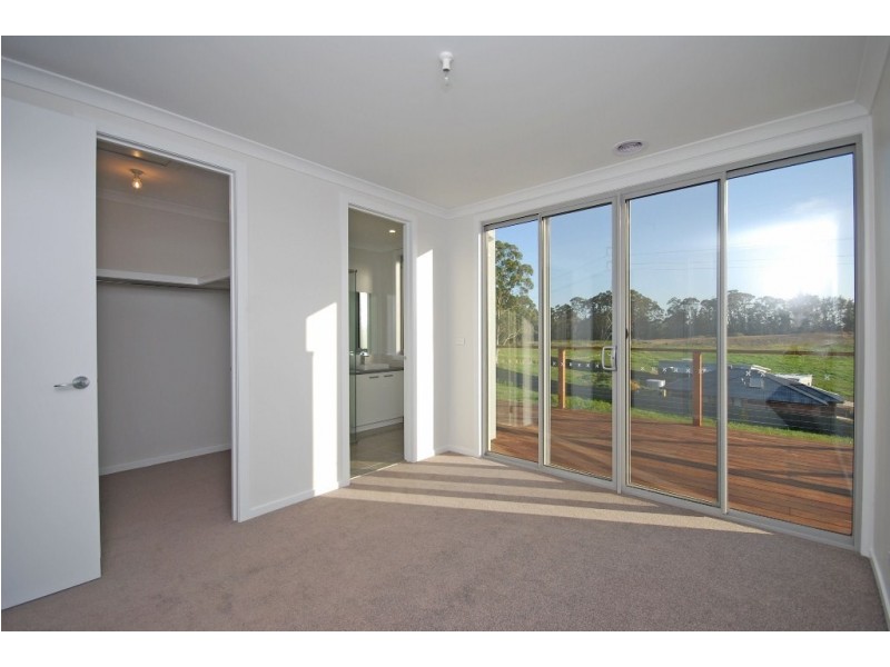 1 Holmsgarth Court, Brown Hill VIC 3350