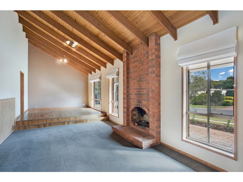 1 Wirilda Court, Mount Helen VIC 3350