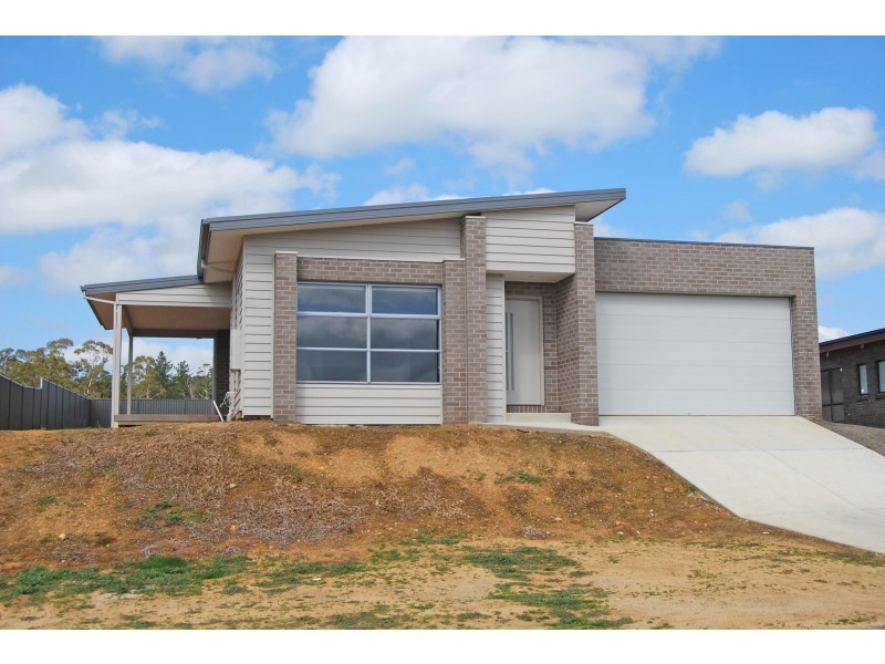 7 Burgadale Court, Brown Hill VIC 3350