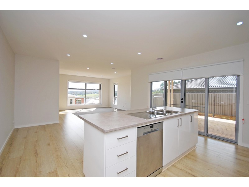 7 Burgadale Court, Brown Hill VIC 3350