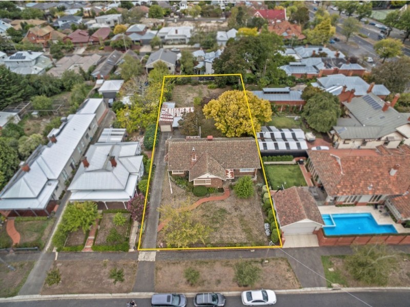 6 Service Street, Lake Wendouree VIC 3350