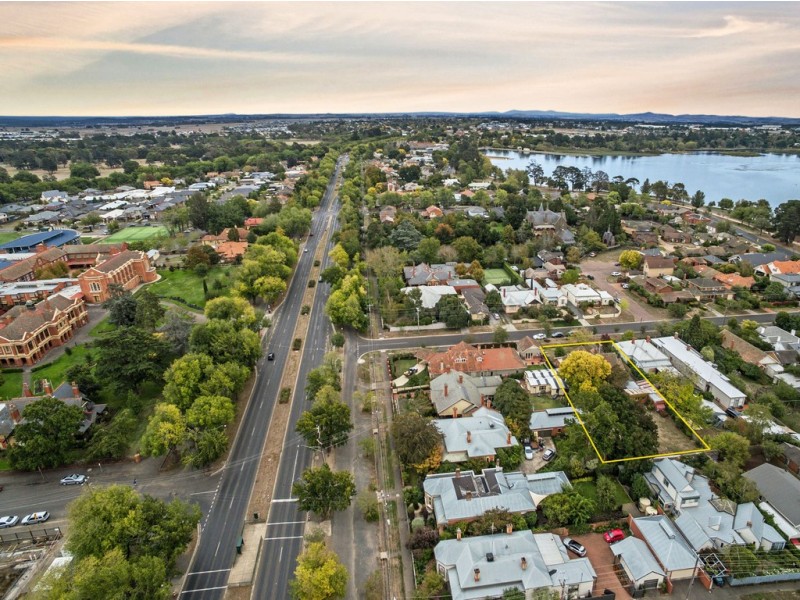 6 Service Street, Lake Wendouree VIC 3350