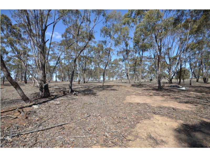 CA 22-23 Sims Lane, Homebush VIC 3465