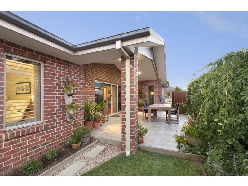 13 Bellington Drive, Alfredton VIC 3350