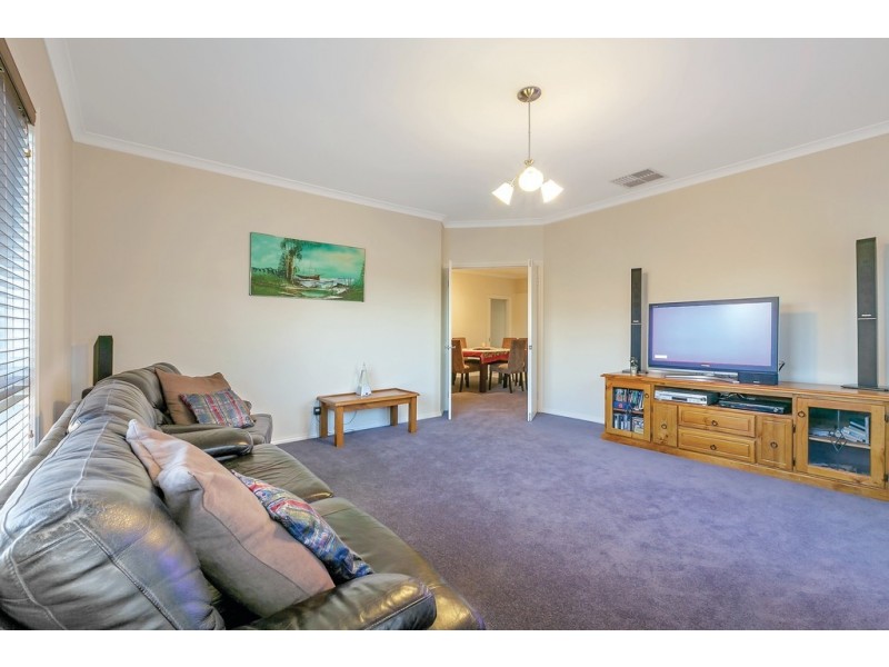 4 Curtin Court, Delacombe VIC 3356