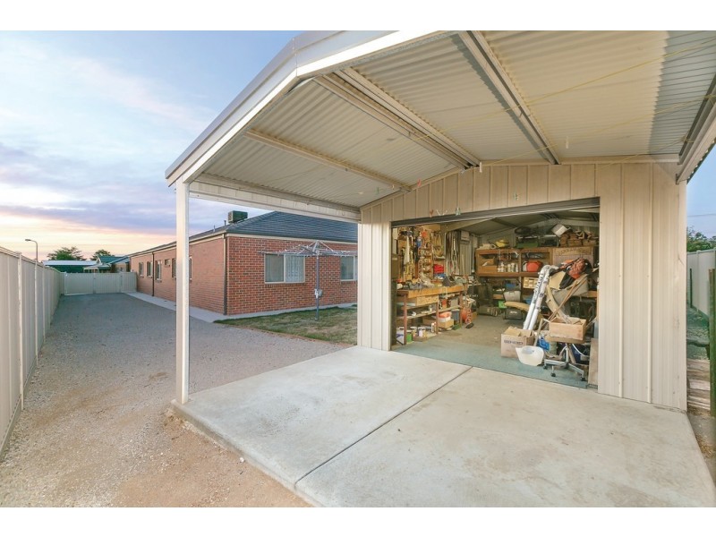 4 Curtin Court, Delacombe VIC 3356