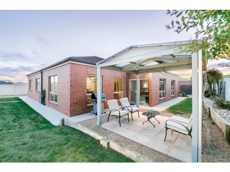4 Curtin Court, Delacombe VIC 3356