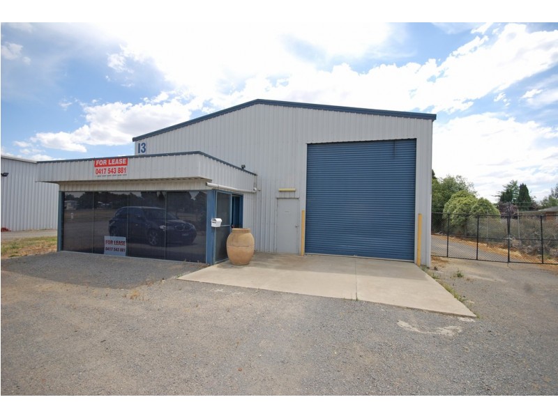 13 Old Creswick Road, Wendouree VIC 3355