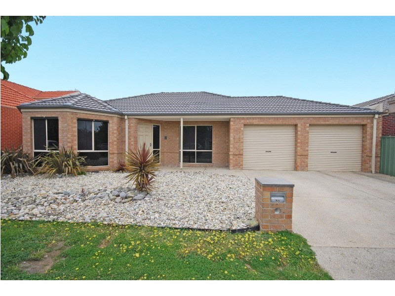 53 St Michaels Place, Lake Gardens VIC 3355