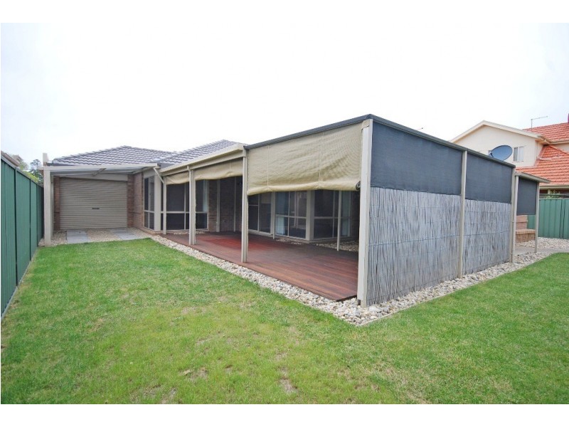 53 St Michaels Place, Lake Gardens VIC 3355