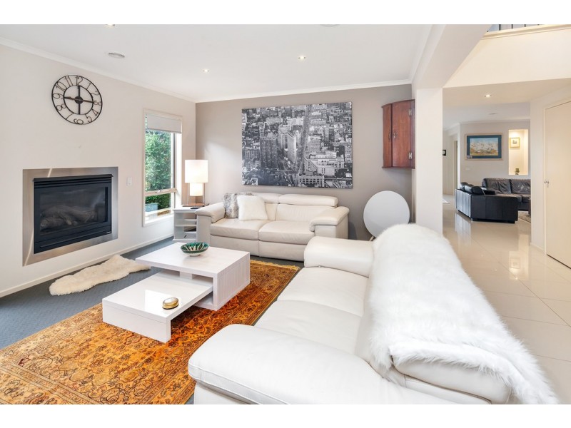 4 Carnaby Way, Canadian VIC 3350