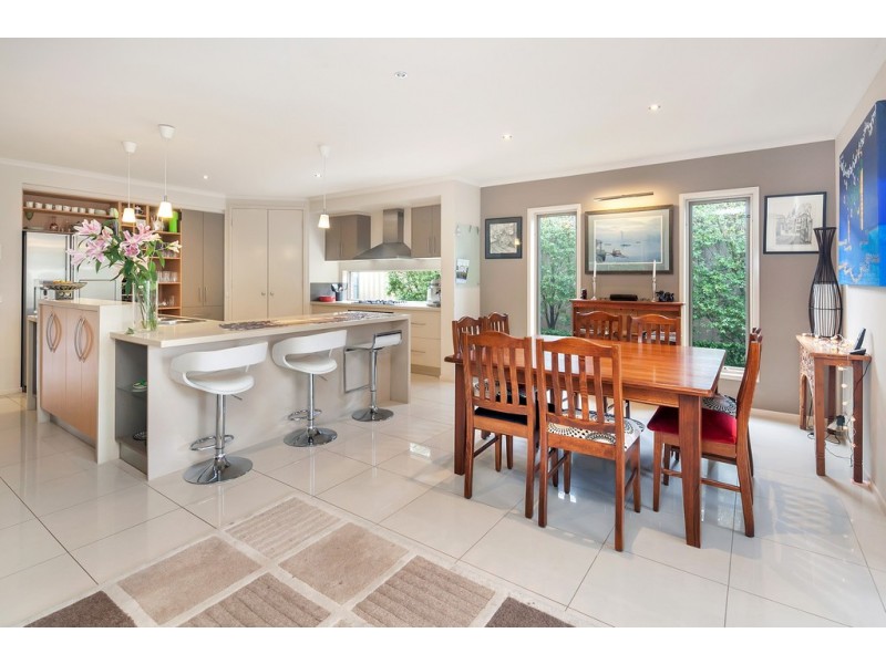 4 Carnaby Way, Canadian VIC 3350