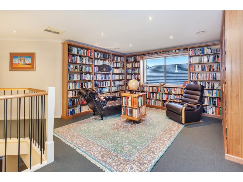 4 Carnaby Way, Canadian VIC 3350