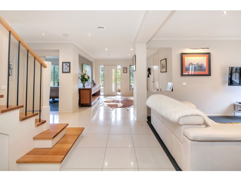 4 Carnaby Way, Canadian VIC 3350