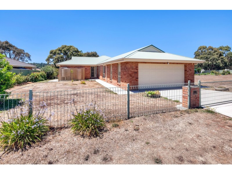 5 Mountview Drive, Sebastopol VIC 3356