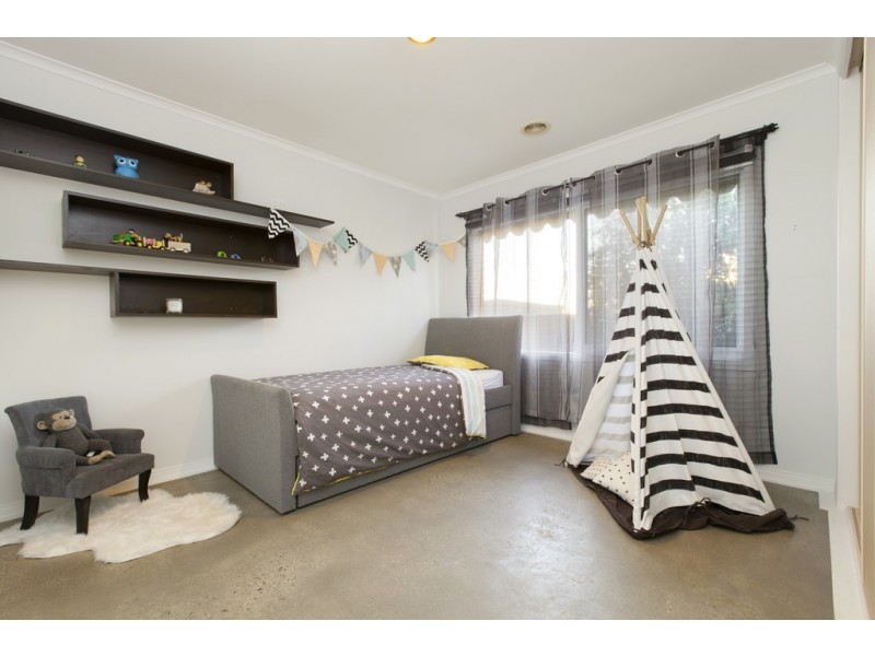 2 Webster Drive, Sebastopol VIC 3356