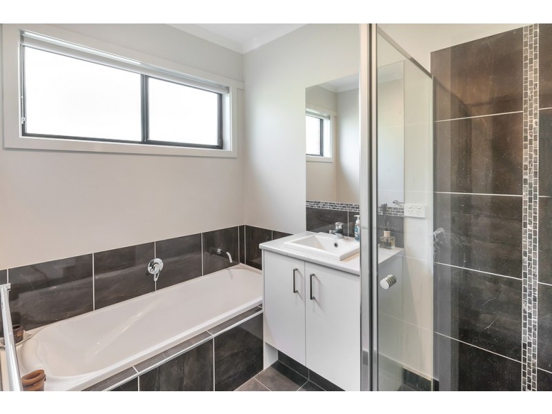 16a George Street, Ballarat East VIC 3350