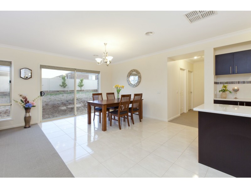 12 Hammill Close, Canadian VIC 3350