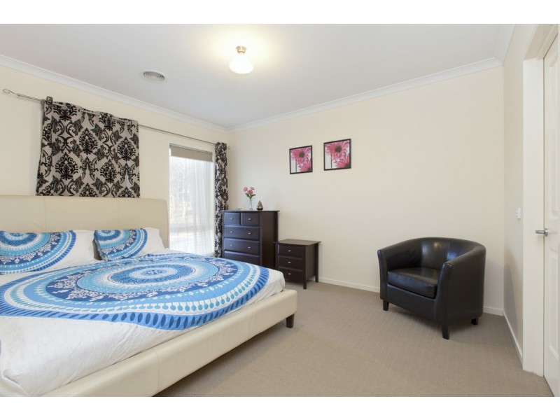 12 Hammill Close, Canadian VIC 3350