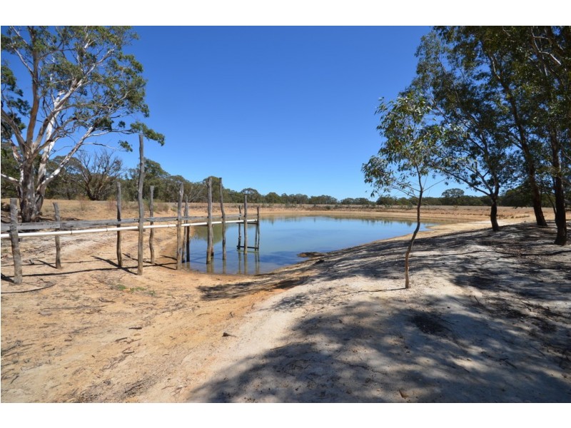 CA 64 Forestry Road, Landsborough VIC 3384