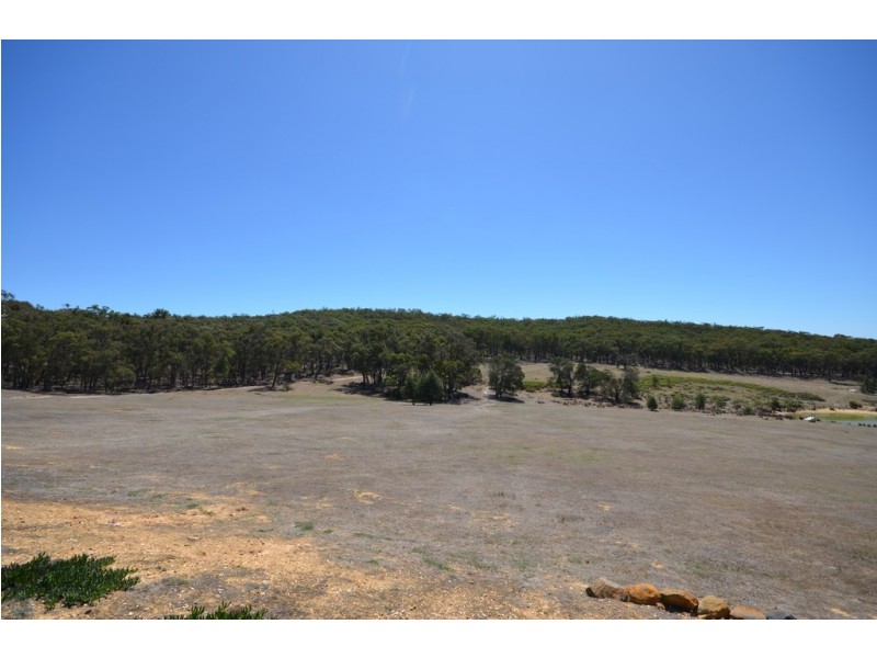 192 Musical Gully Road, Waterloo VIC 3373