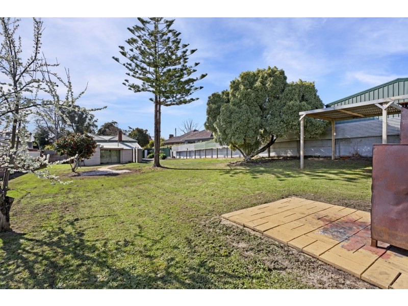 831 Barkly Street, Mount Pleasant VIC 3350