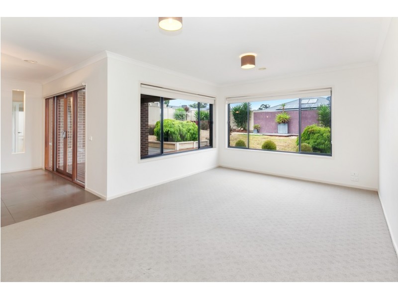 20 Tulloch Rise, Canadian VIC 3350