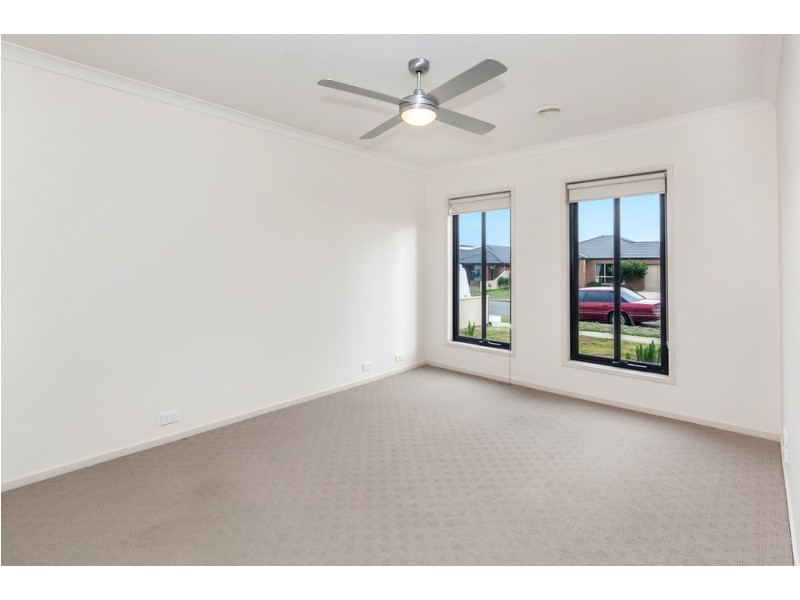 20 Tulloch Rise, Canadian VIC 3350